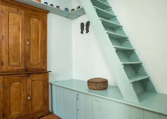 Myrsini's House سيمي