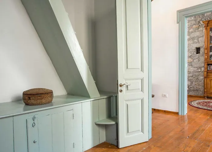 Myrsini's House * سيمي