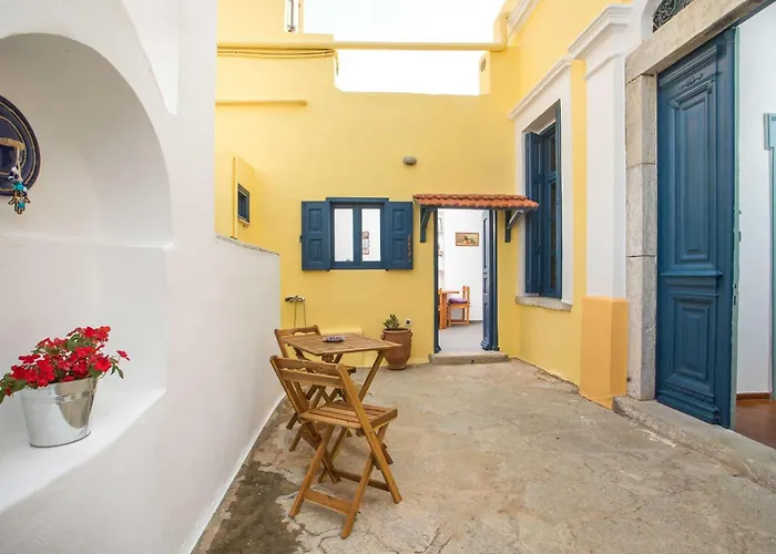 Myrsini's House سيمي