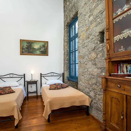 Myrsini's House Ferienhaus *