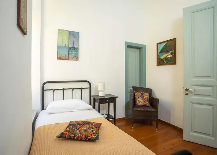 펜션 Myrsini's House 시미