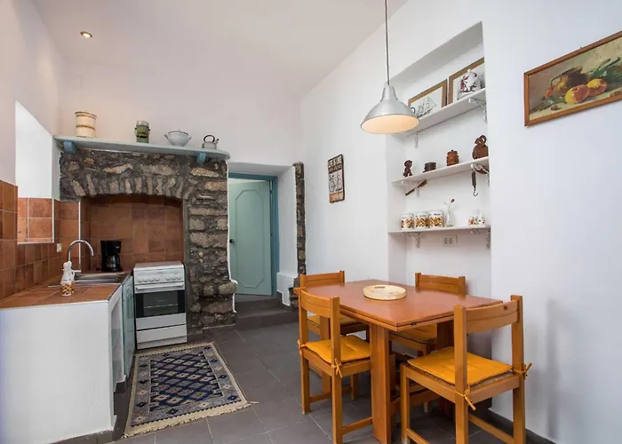 Myrsini's House 시미